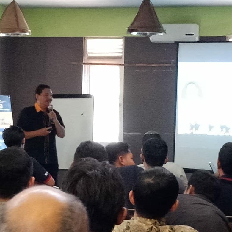 BNNP Jateng berikan sosialisasi anti narkoba kepada para Pengemudi PT. Duta Mitra Solusindo Semarang BNNP Jateng berikan sosialisasi anti narkoba kepada para Pengemudi PT. Duta Mitra Solusindo Semarang
