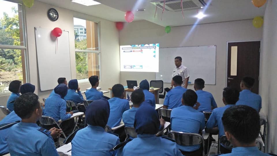 Penyuluhan bahaya narkoba kepada para taruna yang diselenggarakan oleh Anugerah Wira Angkasa Semarang Penyuluhan bahaya narkoba kepada para taruna yang diselenggarakan oleh Anugerah Wira Angkasa Semarang