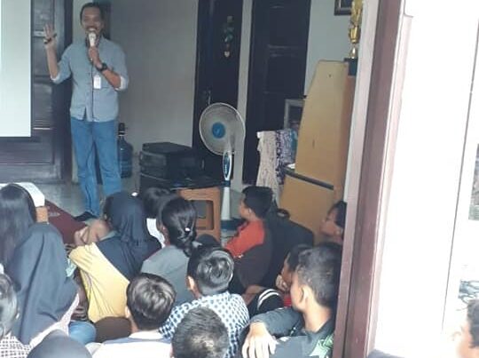 Sosialisasi Kesehatan Remaja, Generasi Milenial Anti Narkoba di Posyandu Remaja RW 1 Madukoro Semarang Sosialisasi Kesehatan Remaja, Generasi Milenial Anti Narkoba di Posyandu Remaja RW 1 Madukoro Semarang