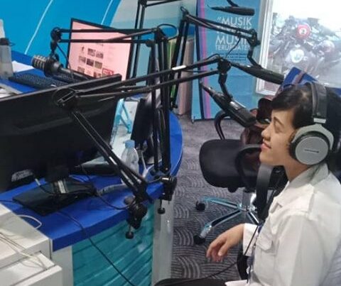 Penyuluhan bahaya narkoba melalui Radio di Pro 2 RRI Semarang dengan tema Peran serta Keluarga dalam Membentuk Generasi Milenial yang Bebas Narkoba