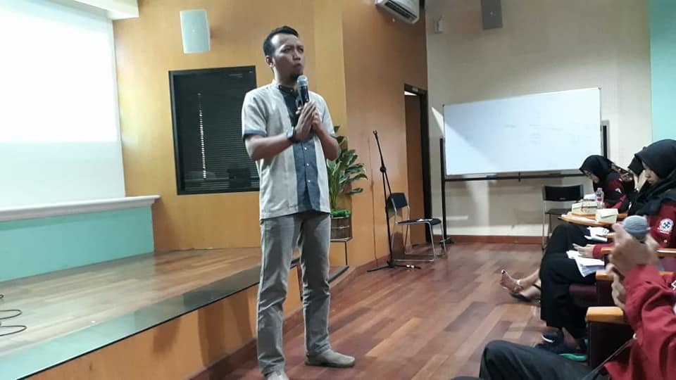 Diseminasi Informasi Melalui Insert Konten dalam acara Drug Education and Lecturing Project (DELECT) yg diselenggarakan oleh UKM Peduli Napza Universitas Diponegoro Diseminasi Informasi Melalui Insert Konten dalam acara Drug Education and Lecturing Project (DELECT) yg diselenggarakan oleh UKM Peduli Napza Universitas Diponegoro