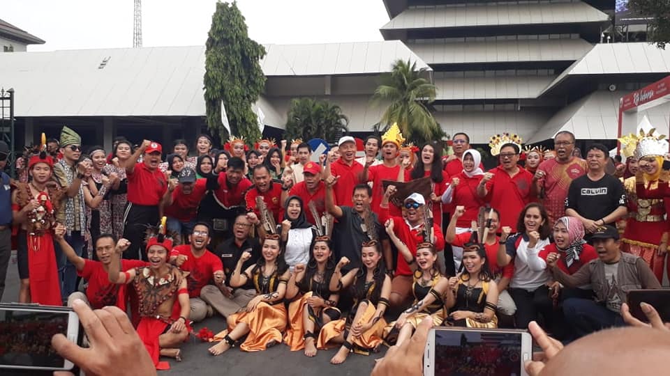Seluruh OPD se Jateng ikuti acara Indonesia Sehat, Indonesia Menari dan Deklarasi Kerukunan Bangsa Seluruh OPD se Jateng ikuti acara Indonesia Sehat, Indonesia Menari dan Deklarasi Kerukunan Bangsa