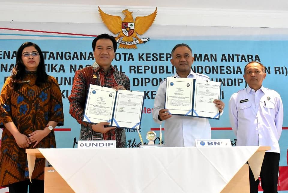 Penandatanganan MoU antara BNN RI dengan Universitas Diponegoro dilanjutkan Kuliah Umum kepada mahasiswa Penandatanganan MoU antara BNN RI dengan Universitas Diponegoro dilanjutkan Kuliah Umum kepada mahasiswa