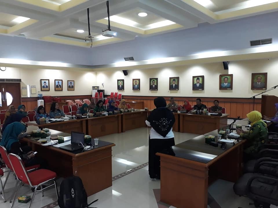 Diskusi Kelompok Terpumpun (DKT) Tahap I Lintas Instansi (SKPD) dalam Rangka Sinkronisasi Program Kerja di Dinas Pendidikan dan Kebudayaan Provinsi Jawa Tengah Kota Diskusi Kelompok Terpumpun (DKT) Tahap I Lintas Instansi (SKPD) dalam Rangka Sinkronisasi Program Kerja di Dinas Pendidikan dan Kebudayaan Provinsi Jawa Tengah Kota