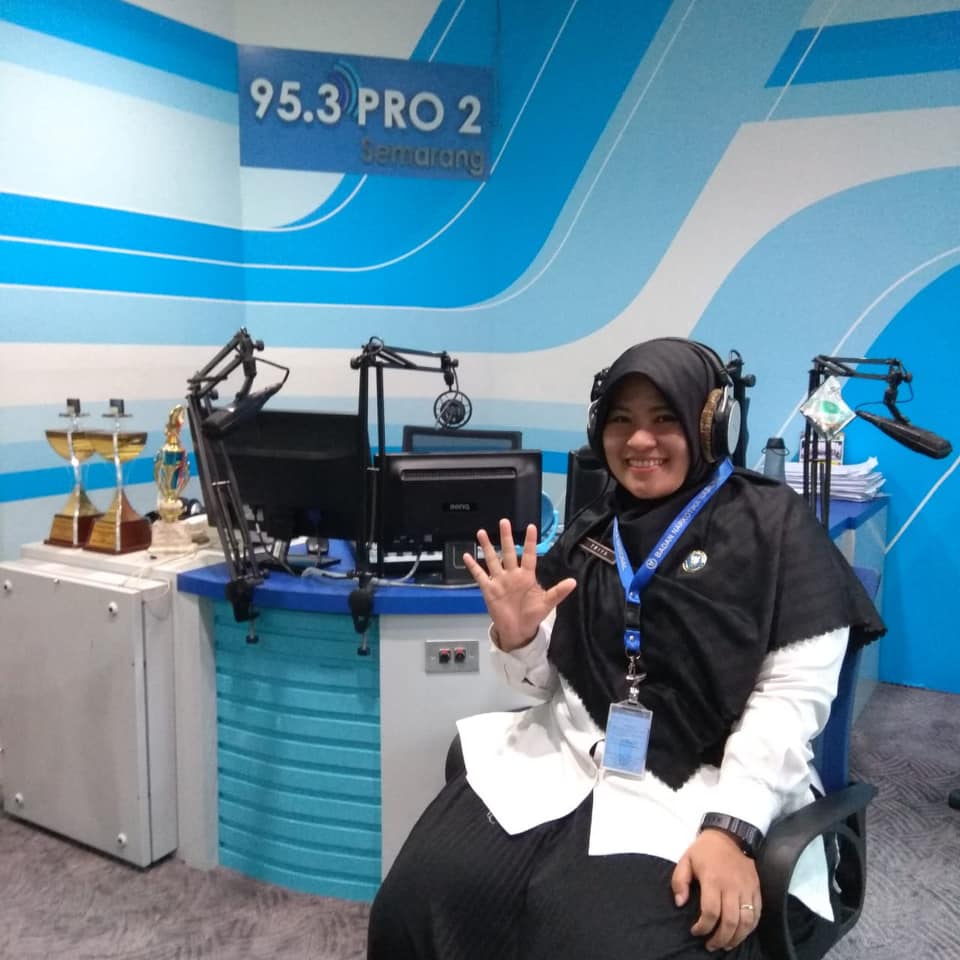 Lewat Radio Pro 2 RRI Semarang, BNNP Jateng ajak Pemuda pemudi lawan narkoba Lewat Radio Pro 2 RRI Semarang, BNNP Jateng ajak Pemuda pemudi lawan narkoba