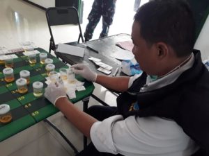 Sosialisasi P4GN dan Tes Urine kepada Anggota Yonif Raider 400/BR