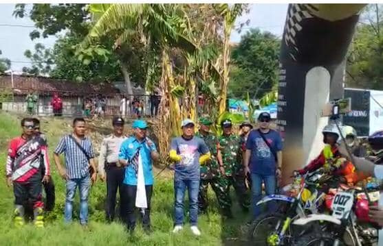 Sosialisasi Pencegahan Narkoba Sekaligus Membuka Bakti Sosial Melalui Kegiatan Trabas Trail Jelajah Tugu Soeharto Sosialisasi Pencegahan Narkoba Sekaligus Membuka Bakti Sosial Melalui Kegiatan Trabas Trail Jelajah Tugu Soeharto