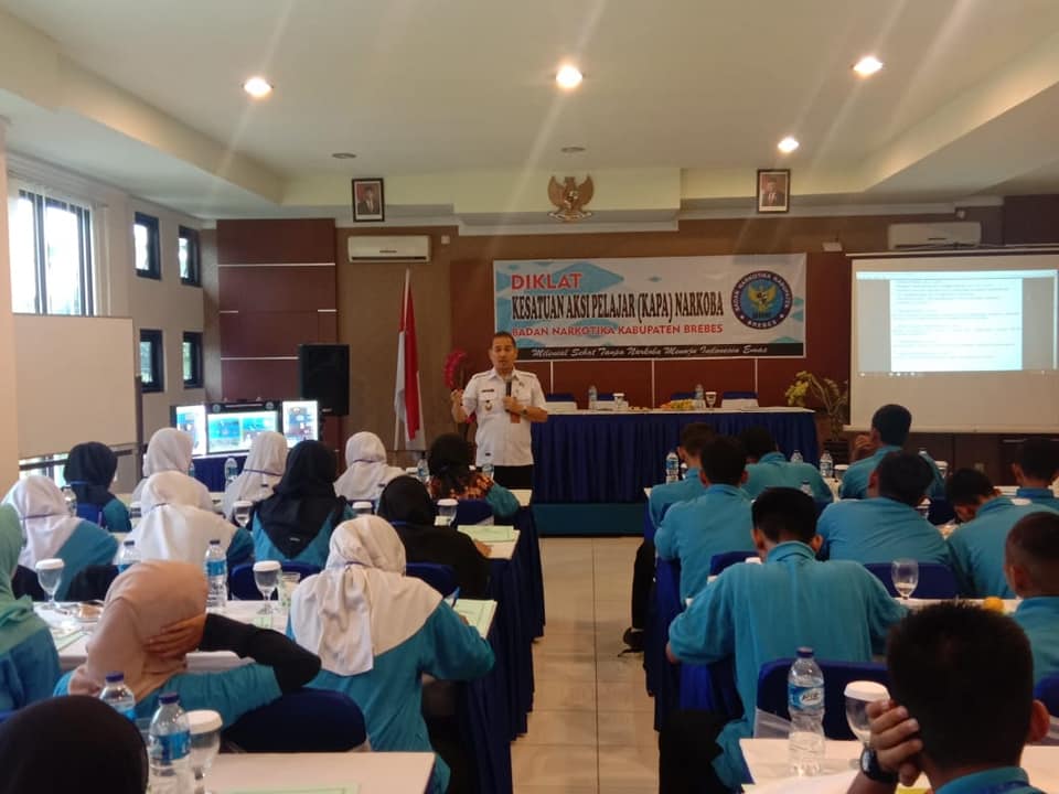 Diklat Kesatuan Aksi Pelajar Narkoba (KAPA) yang diselenggarakan oleh Badan Narkotika Kabupaten (BNK) Brebes Diklat Kesatuan Aksi Pelajar Narkoba (KAPA) yang diselenggarakan oleh Badan Narkotika Kabupaten (BNK) Brebes