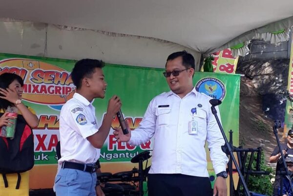 Sosialisasi Bahaya Penyalahgunaan Narkoba dalam kegiatan Mixagrip Goes to School di SMA N 8 Semarang