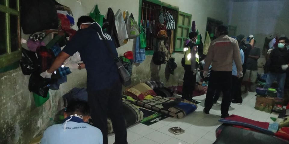 Razia di Lapas dalam rangka Pencegahan dan Penindakan Terhadap Peredaran Gelap Narkoba di Unit Pelaksana Teknis Pemasyarakatan di Lapas Kelas II A Ambarawa Provinsi Jawa Tengah Razia di Lapas dalam rangka Pencegahan dan Penindakan Terhadap Peredaran Gelap Narkoba di Unit Pelaksana Teknis Pemasyarakatan di Lapas Kelas II A Ambarawa Provinsi Jawa Tengah