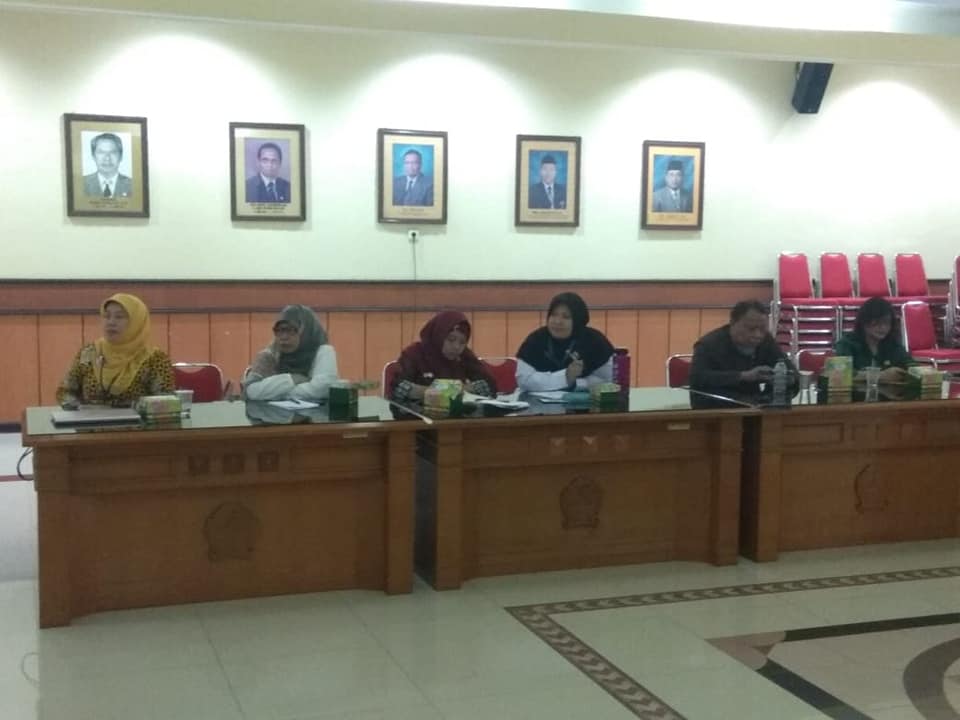 Diskusi Kelompok Terpumpun (DKT) Tahap II Lintas Instansi (SKPD) dalam Rangka Sinkronisasi Program Kerja di Dinas Pendidikan dan Kebudayaan Provinsi Jawa Tengah Diskusi Kelompok Terpumpun (DKT) Tahap II Lintas Instansi (SKPD) dalam Rangka Sinkronisasi Program Kerja di Dinas Pendidikan dan Kebudayaan Provinsi Jawa Tengah