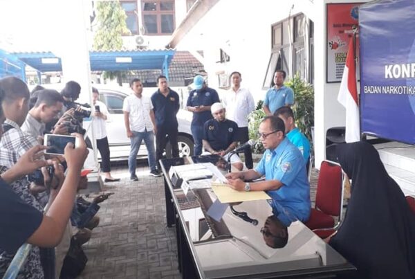 Press Release Pengungkapan Tindak Pidana Pencucian Uang yang berawal dari Tindak Pidana Narkotika Jaringan Dedi Kenia Setiawan dan Christian Jaya Kusuma Als Kris Als Sancai Press Release Pengungkapan Tindak Pidana Pencucian Uang yang berawal dari Tindak Pidana Narkotika Jaringan Dedi Kenia Setiawan dan Christian Jaya Kusuma Als Kris Als Sancai