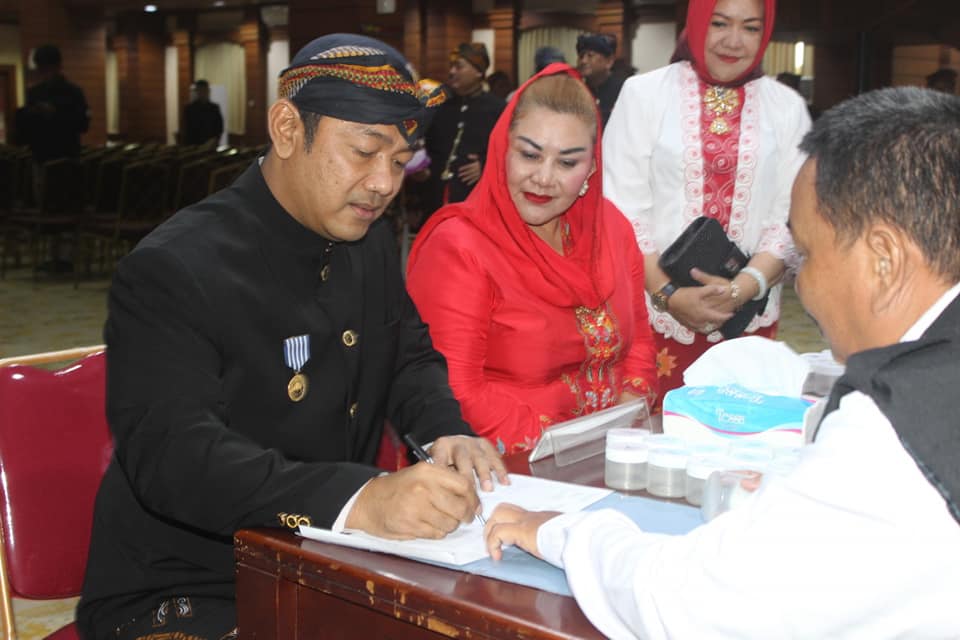 Tes Urine bagi Pejabat Utama Pemerintah Kota Semarang Tes Urine bagi Pejabat Utama Pemerintah Kota Semarang