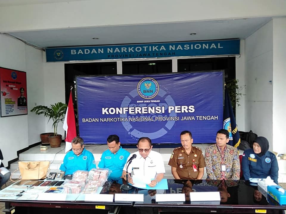 Press Release Pengungkapan Kasus Tindak Pidana Pencucian Uang Yang berasal dari Tindak Pidana Narkotika Jaringan Jepara dengan Tersangka Muzaidin dkk Press Release Pengungkapan Kasus Tindak Pidana Pencucian Uang Yang berasal dari Tindak Pidana Narkotika Jaringan Jepara dengan Tersangka Muzaidin dkk