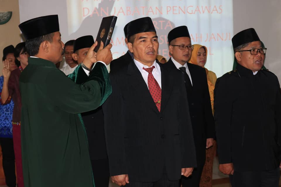 Upacara Pelantikan Pejabat Administrator dan Pengawas dan Pengambilan sumpah PNS di Lingkungan BNNP Jawa Tengah Upacara Pelantikan Pejabat Administrator dan Pengawas dan Pengambilan sumpah PNS di Lingkungan BNNP Jawa Tengah