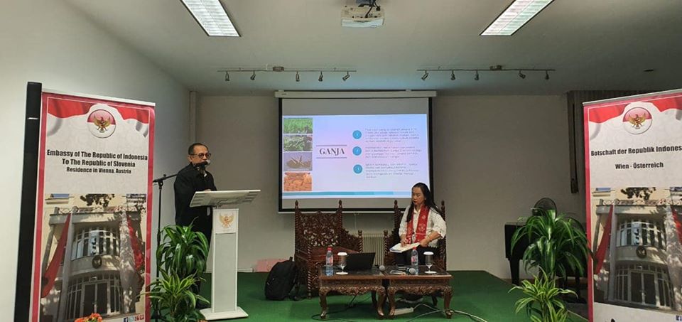 Sosialisasi Bahaya Narkoba oleh Delegasi RI dari BNN yang sebelumnya baru saja mengikuti Kegiatan Rapat Tahunan di UNCNB (The United Nations Commission on Narcotic Drugs/CND) Vienna Austria Sosialisasi Bahaya Narkoba oleh Delegasi RI dari BNN yang sebelumnya baru saja mengikuti Kegiatan Rapat Tahunan di UNCNB (The United Nations Commission on Narcotic Drugs/CND) Vienna Austria