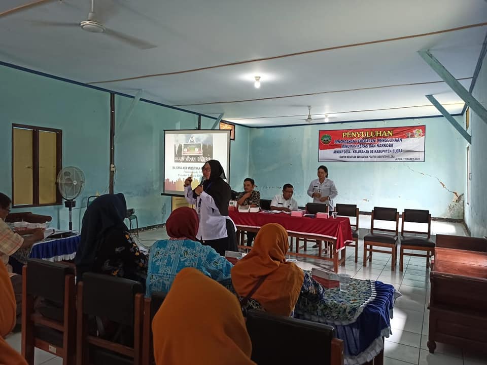 Penyuluhan Pencegahan Peredaran Miras dan Narkoba Bagi Aparatur Desa/Kelurahan di Kabupaten Blora Penyuluhan Pencegahan Peredaran Miras dan Narkoba Bagi Aparatur Desa/Kelurahan di Kabupaten Blora