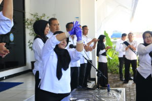 Penandatanganan Perjanjian Kinerja Eselon III dan IV dilanjutkan Sosialisasi Pencegahan Covid-19 Penandatanganan Perjanjian Kinerja Eselon III dan IV dilanjutkan Sosialisasi Pencegahan Covid-19