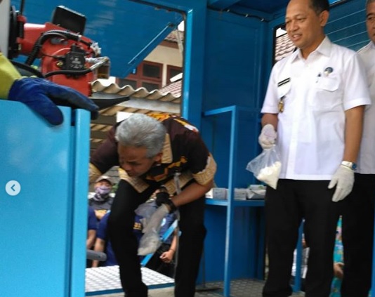 Pemusnahan Shabu sebesar hampir 1 kg disaksikan langsung Gubernur Jawa Tengah Pemusnahan Shabu sebesar hampir 1 kg disaksikan langsung Gubernur Jawa Tengah