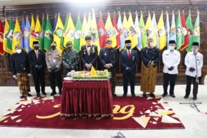 Upacara Peringatan Ke 70 Hari Jadi Provinsi Jawa Tengah Upacara Peringatan Ke 70 Hari Jadi Provinsi Jawa Tengah