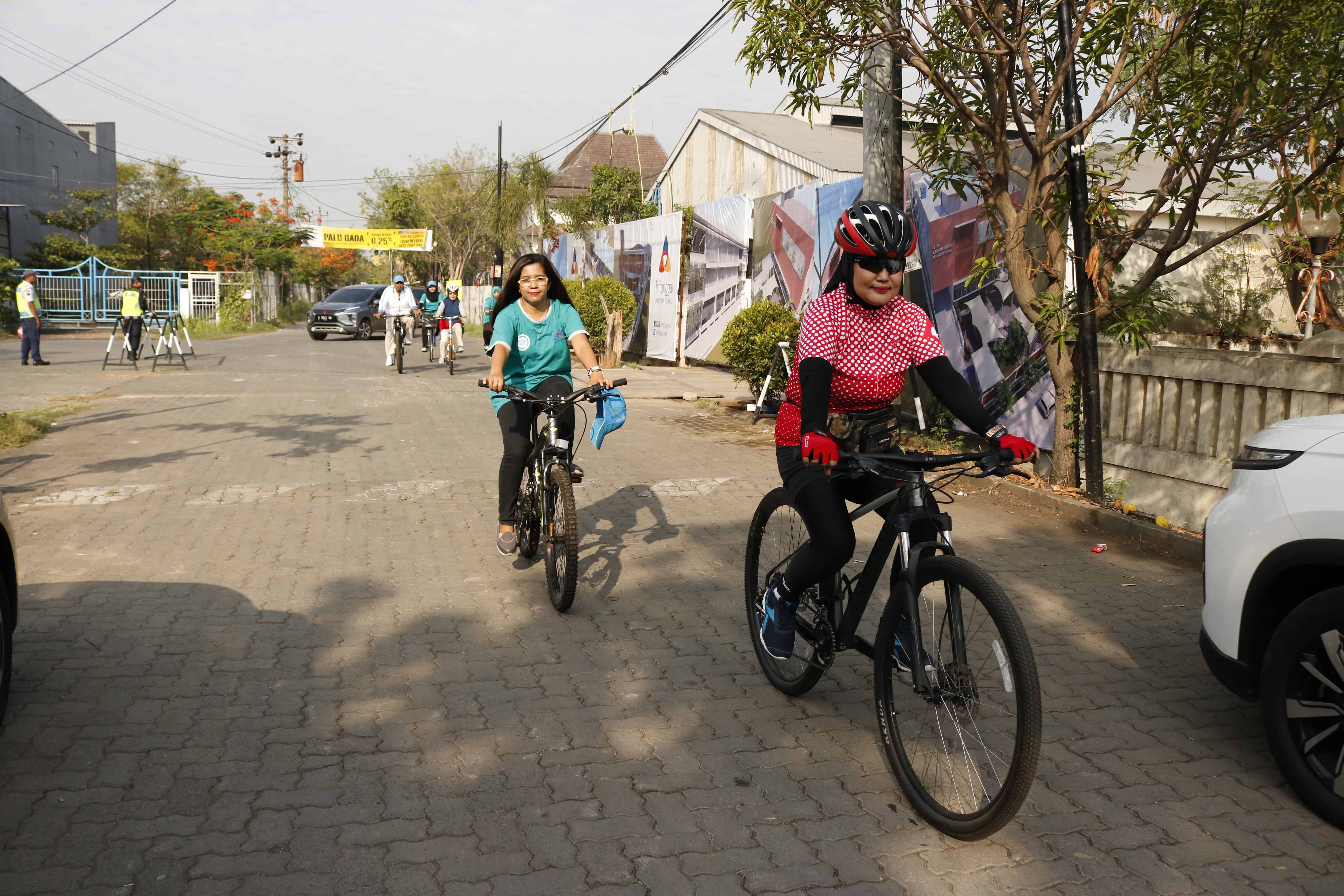 Gowes & Senam bersama Ibu Ketua Dharma Wanita Persatuan (DWP) BNNP Jateng, Jumat (15/11)
