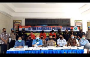 PEMUSNAHAN BARANG BUKTI NARKOTIKA YANG DITANGANI OLEH DIREKTORAT NARKOBA POLDA JAWA TENGAH BEKERJASAMA DENGAN BADAN NARKOTIKA NASIONAL PROVINSI JAWA TENGAH PEMUSNAHAN BARANG BUKTI NARKOTIKA YANG DITANGANI OLEH DIREKTORAT NARKOBA POLDA JAWA TENGAH BEKERJASAMA DENGAN BADAN NARKOTIKA NASIONAL PROVINSI JAWA TENGAH