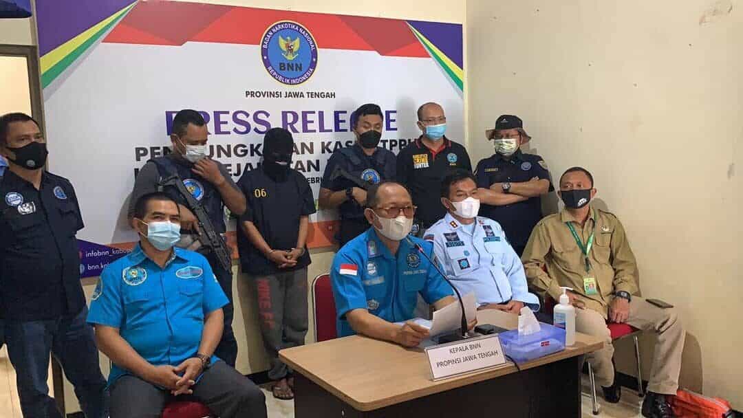 PENGUNGKAPAN TINDAK PIDANA PENCUCIAN UANG (TPPU) YANG BERASAL DARI KEJAHATAN NARKOTIKA (OPERASI BERSAMA BNNP JAWA TENGAH - BNN KABUPATEN BANYUMAS) PENGUNGKAPAN TINDAK PIDANA PENCUCIAN UANG (TPPU) YANG BERASAL DARI KEJAHATAN NARKOTIKA (OPERASI BERSAMA BNNP JAWA TENGAH – BNN KABUPATEN BANYUMAS)