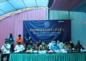 PERS RILIS PENGUNGKAPAN KASUS PENGEDAR NARKOTIKA TEMBAKAU GORILA DI KABUPATEN BATANG