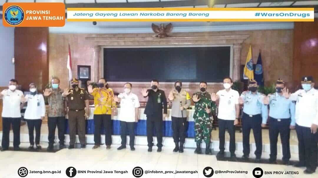 SOSIALISASI PERATURAN DAERAH PROVINSI JAWA TENGAH NOMOR 1 TAHUN 2021 TENTANG FASILITASI PENCEGAHAN DAN PEMBERANTASA PENYALAHGUNAAN DAN PEREDARAN GELAP NARKOTIKA DAN PREKURSOR NARKOTIKA SOSIALISASI PERATURAN DAERAH PROVINSI JAWA TENGAH NOMOR 1 TAHUN 2021 TENTANG FASILITASI PENCEGAHAN DAN PEMBERANTASA PENYALAHGUNAAN DAN PEREDARAN GELAP NARKOTIKA DAN PREKURSOR NARKOTIKA