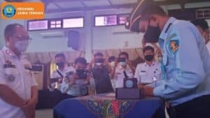 SOSIALISASI PERATURAN DAERAH PROVINSI JAWA TENGAH NOMOR 1 TAHUN 2021 TENTANG FASILITASI PENCEGAHAN DAN PEMBERANTASA PENYALAHGUNAAN DAN PEREDARAN GELAP NARKOTIKA DAN PREKURSOR NARKOTIKA SOSIALISASI PERATURAN DAERAH PROVINSI JAWA TENGAH NOMOR 1 TAHUN 2021 TENTANG FASILITASI PENCEGAHAN DAN PEMBERANTASA PENYALAHGUNAAN DAN PEREDARAN GELAP NARKOTIKA DAN PREKURSOR NARKOTIKA