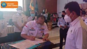 SOSIALISASI PERATURAN DAERAH PROVINSI JAWA TENGAH NOMOR 1 TAHUN 2021 TENTANG FASILITASI PENCEGAHAN DAN PEMBERANTASA PENYALAHGUNAAN DAN PEREDARAN GELAP NARKOTIKA DAN PREKURSOR NARKOTIKA SOSIALISASI PERATURAN DAERAH PROVINSI JAWA TENGAH NOMOR 1 TAHUN 2021 TENTANG FASILITASI PENCEGAHAN DAN PEMBERANTASA PENYALAHGUNAAN DAN PEREDARAN GELAP NARKOTIKA DAN PREKURSOR NARKOTIKA