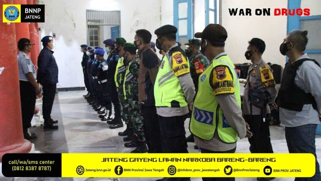 RAZIA GABUNGAN KAMTIBMAS DI LAPAS KELAS II A AMBARAWA RAZIA GABUNGAN KAMTIBMAS DI LAPAS KELAS II A AMBARAWA