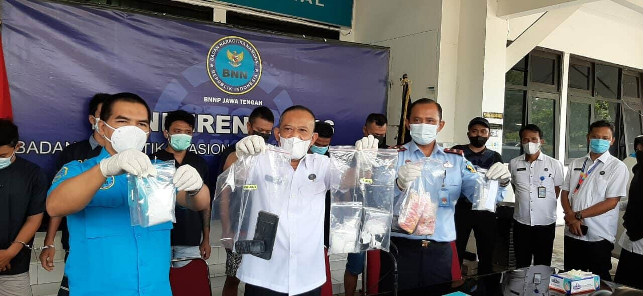 Pers Release Ungkap Kasus Penangkapan Kasus Narkoba Jenis Sabu di Wilayah Kab. Semarang, Kasus Narkoba Jenis Shabu di Wilayah Kab. Pati dan Penangkapan DPO Kasus Tembakau Gorilla di Wilayah Banyumas Pers Rilis Ungkap Kasus Penangkapan Kasus Narkoba Jenis Sabu di Wilayah Kab. Semarang, Kasus Narkoba Jenis Shabu di Wilayah Kab. Pati dan Penangkapan DPO Kasus Tembakau Gorilla di Wilayah Banyumas
