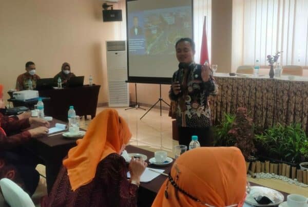 Informasi dan Edukasi Melalui Talkshow / Tatap Muka