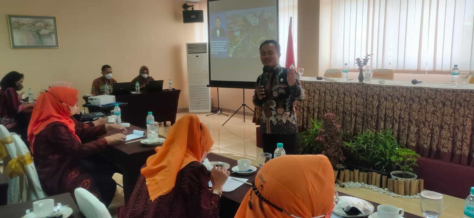 Informasi dan Edukasi Melalui Talkshow / Tatap Muka Informasi dan Edukasi Melalui Talkshow / Tatap Muka