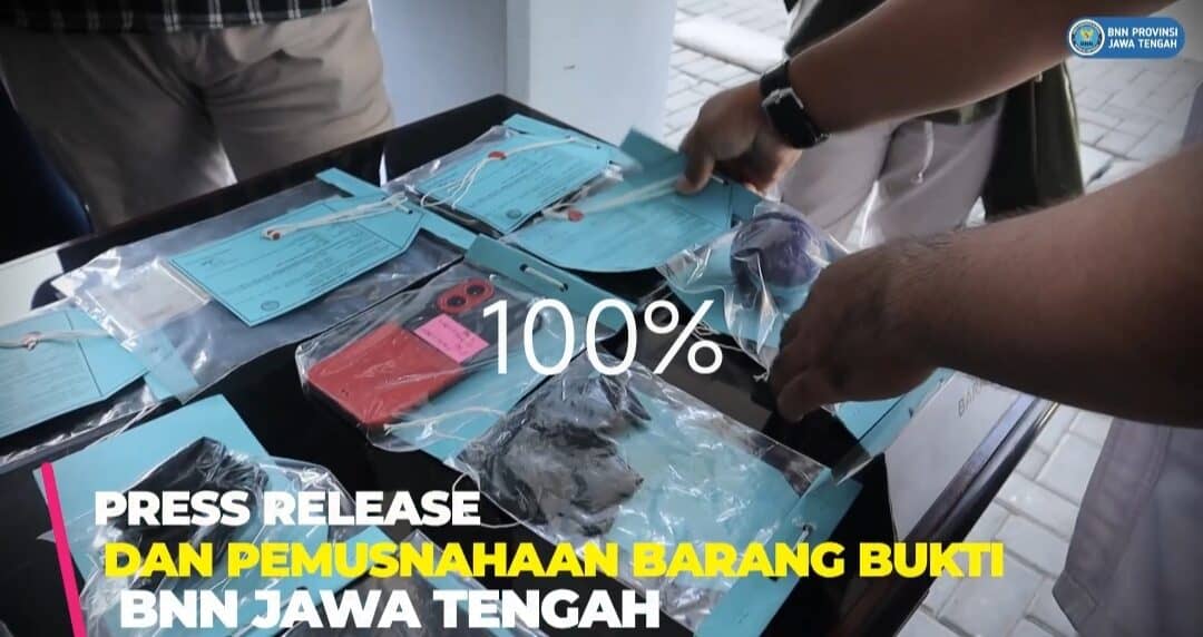Press Release ungkap kasus ganja dan sabu di blora dan semarang serta pemusnahan barang bukti Press Release ungkap kasus ganja dan sabu di blora dan semarang serta pemusnahan barang bukti